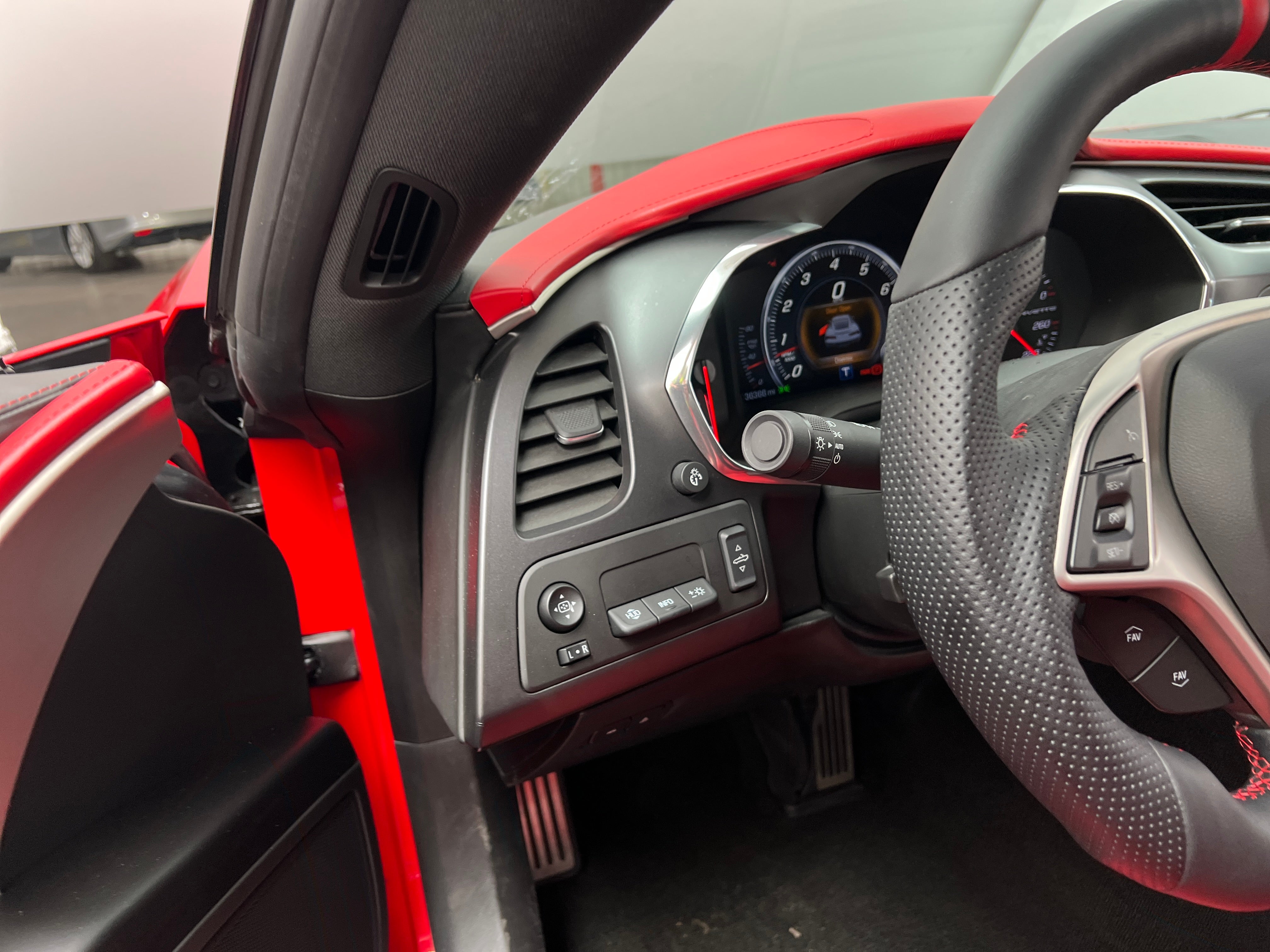 chevrolet corvette 2014 1G1YL3D76E5121055 image chevrolet corvette 2014 1G1YL3D76E5121055 image