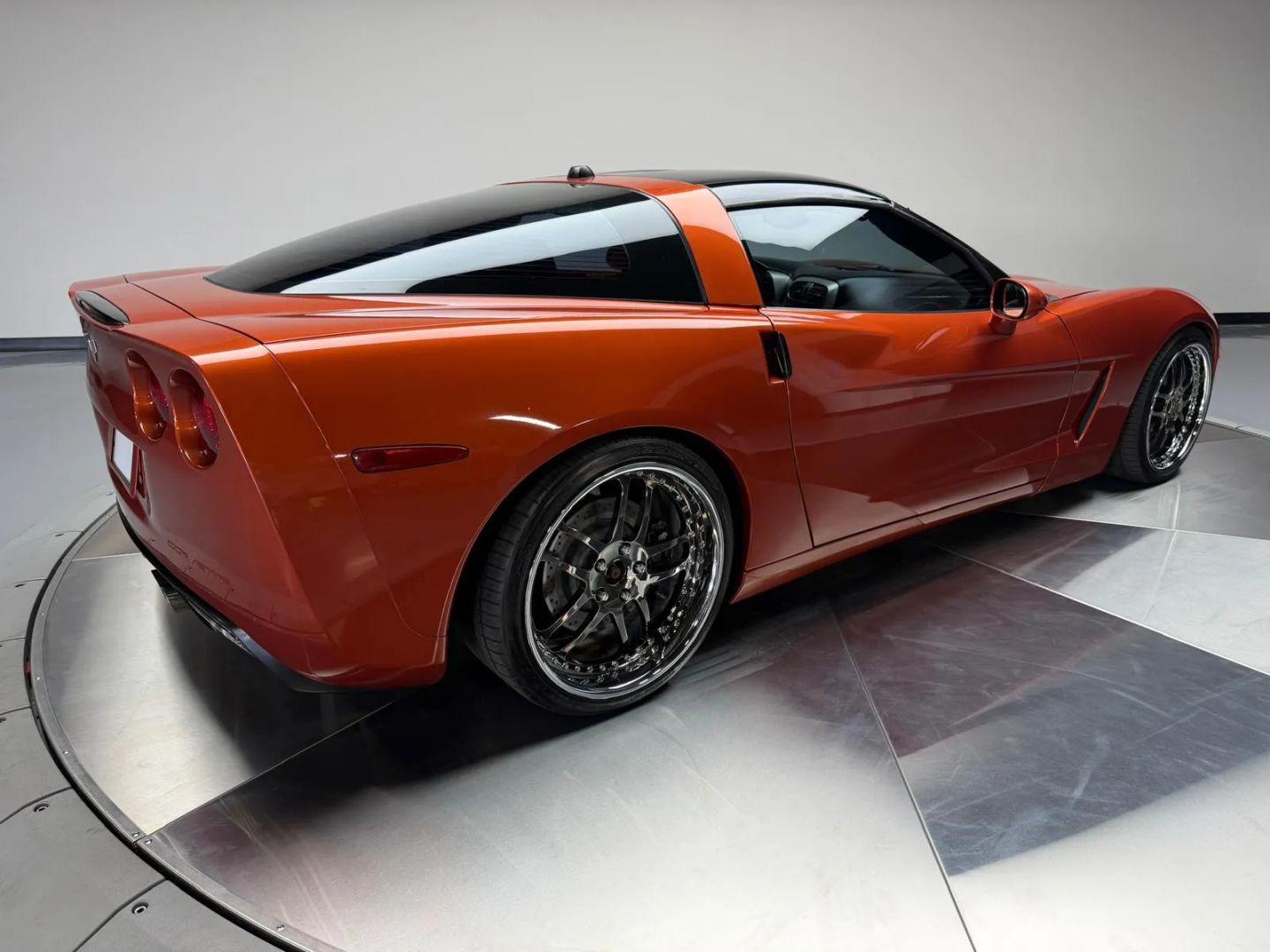 chevrolet corvette 2005 1G1YY24U955108284 image