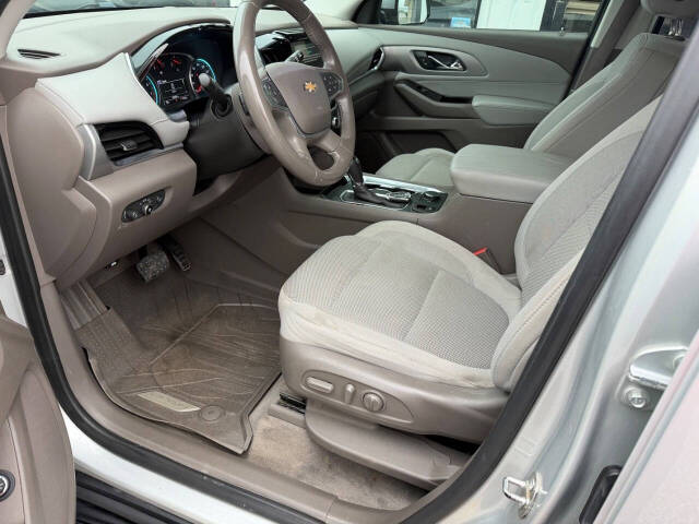 chevrolet traverse 2019 1GNERGKW1KJ282286 image chevrolet traverse 2019 1GNERGKW1KJ282286 image