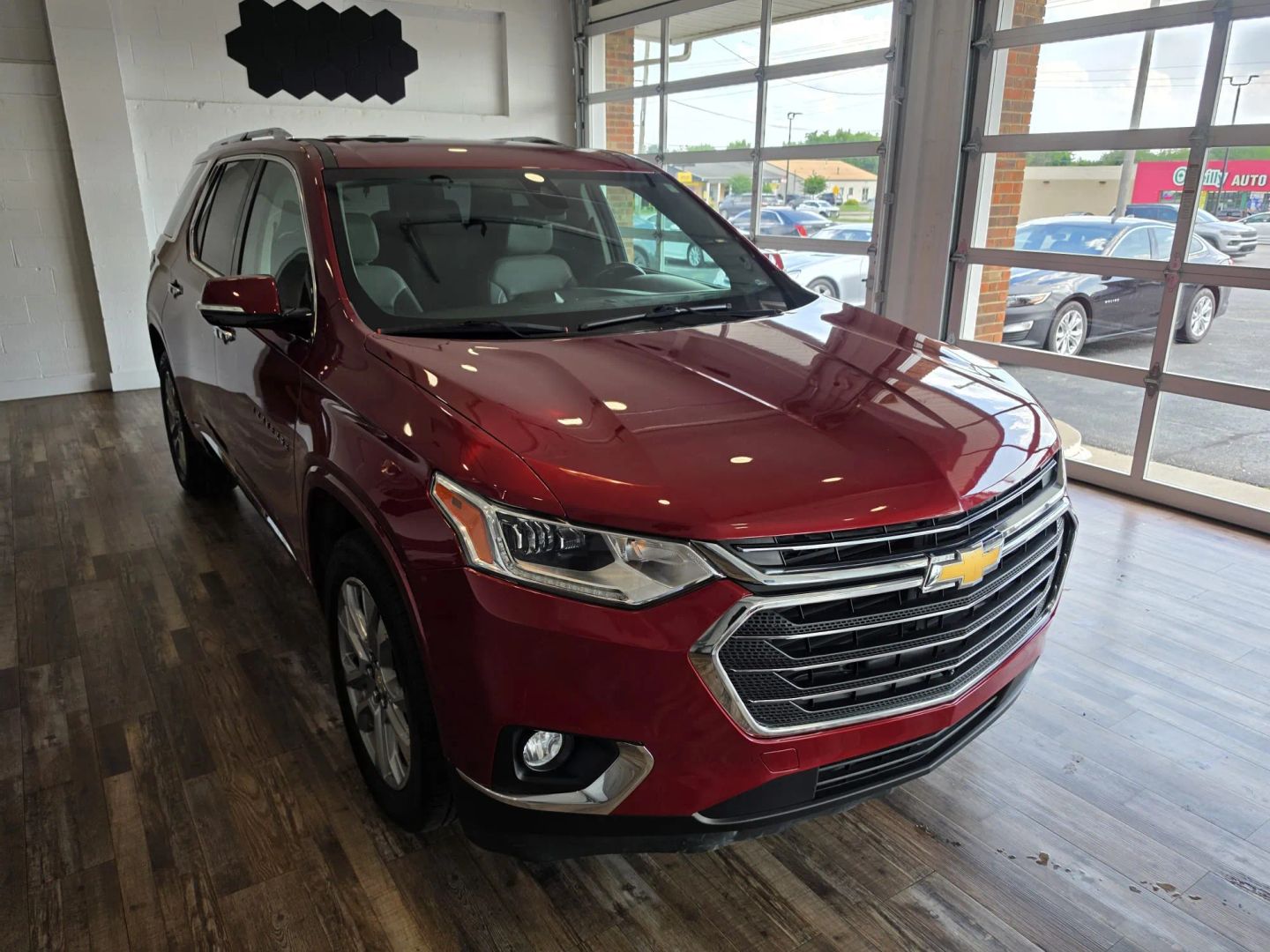 chevrolet traverse 2019 1GNERKKW3KJ121716 image