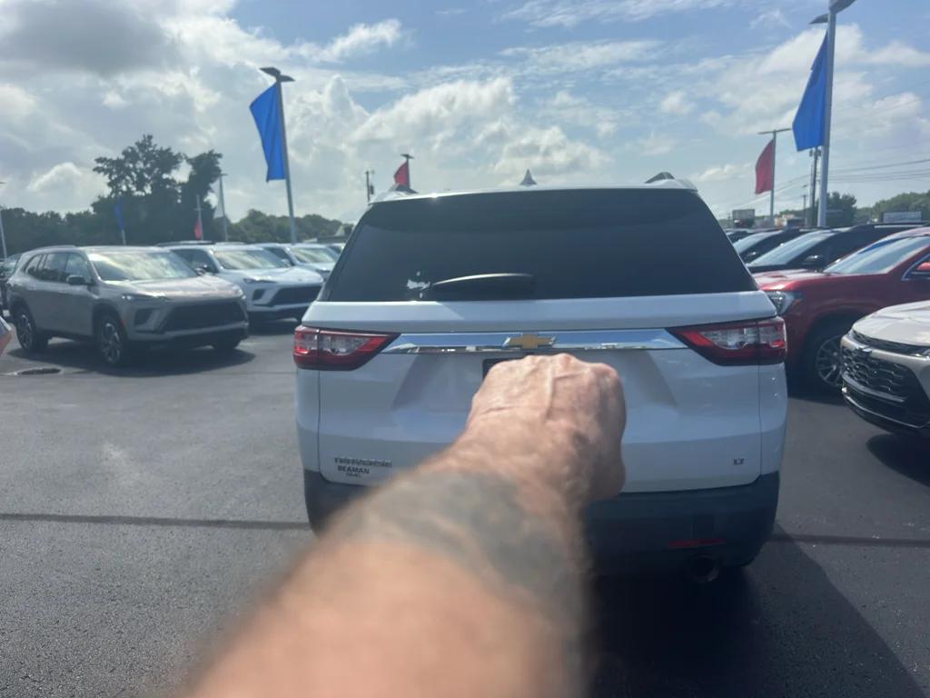 chevrolet traverse 2019 1GNERGKW0KJ224041 image chevrolet traverse 2019 1GNERGKW0KJ224041 image