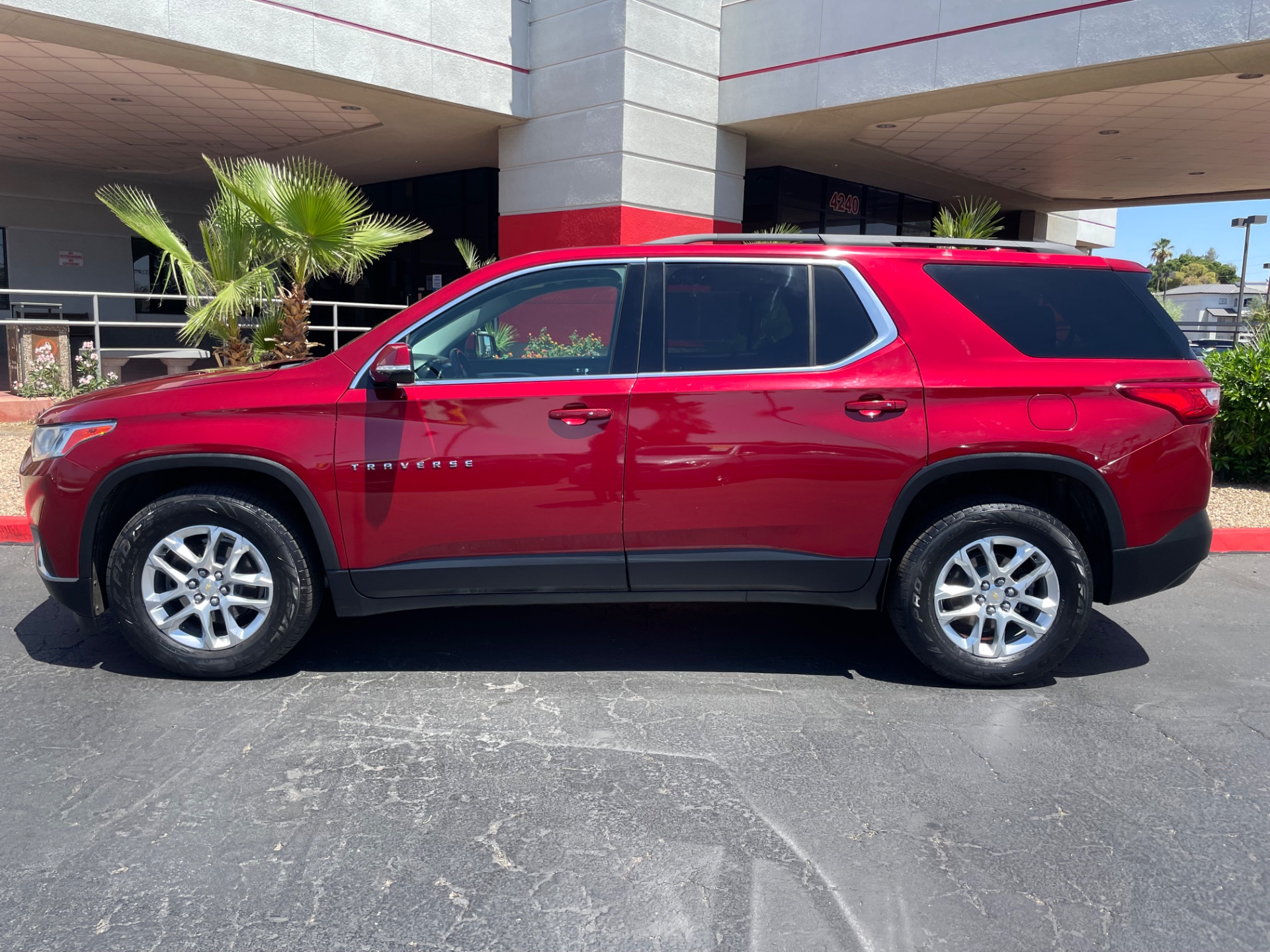 chevrolet traverse 2019 1GNERGKW3KJ272178 image chevrolet traverse 2019 1GNERGKW3KJ272178 image