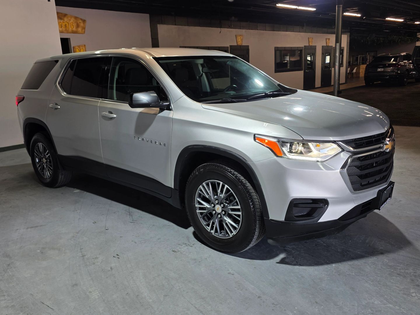 chevrolet traverse 2018 1GNEVFKW1JJ254301 image chevrolet traverse 2018 1GNEVFKW1JJ254301 image