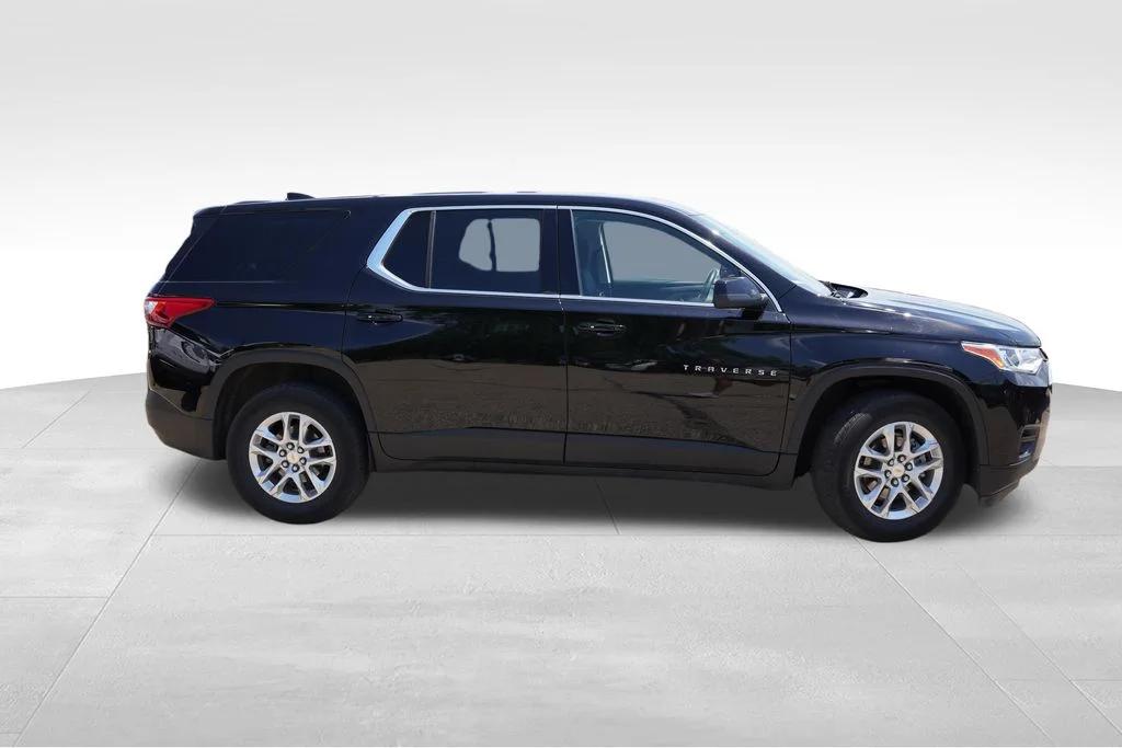 chevrolet traverse 2021 1GNEVFKW4MJ181543 image chevrolet traverse 2021 1GNEVFKW4MJ181543 image