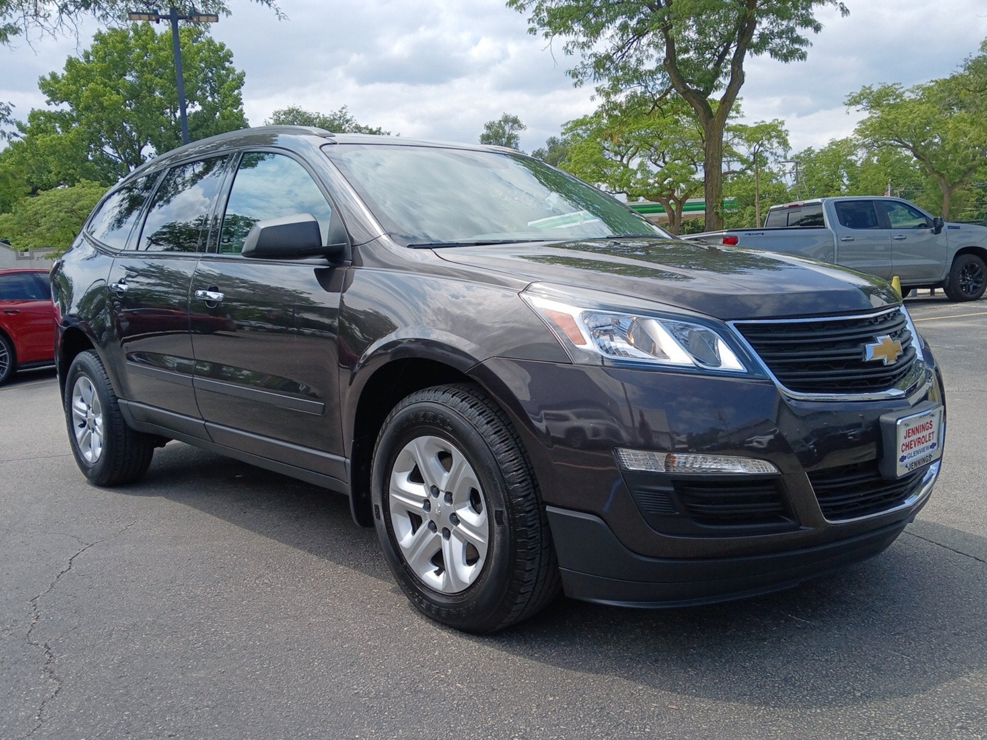 chevrolet traverse 2017 1GNKRFKDXHJ175998 image chevrolet traverse 2017 1GNKRFKDXHJ175998 image