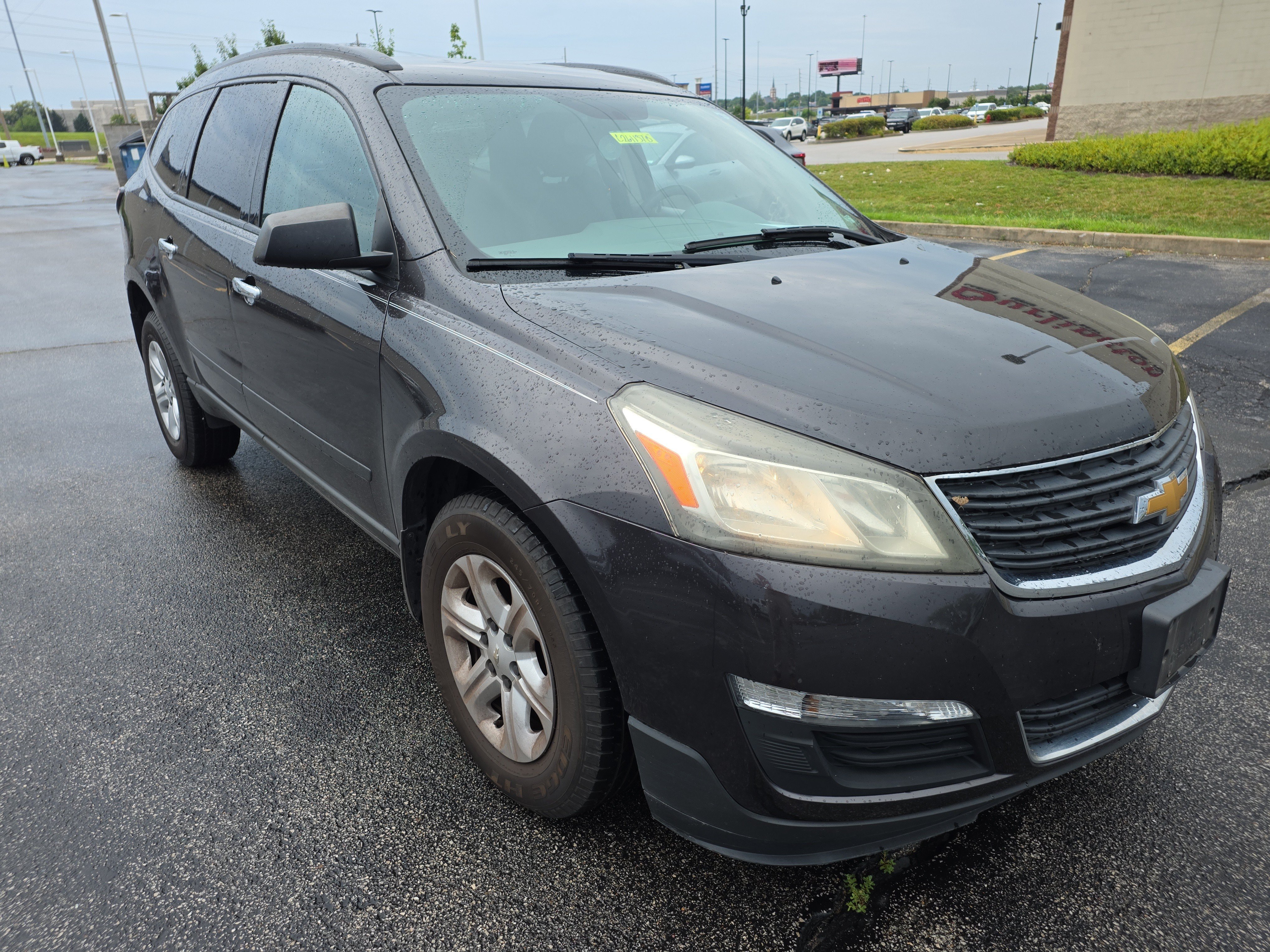 chevrolet traverse 2017 1GNKRFED4HJ240114 image chevrolet traverse 2017 1GNKRFED4HJ240114 image