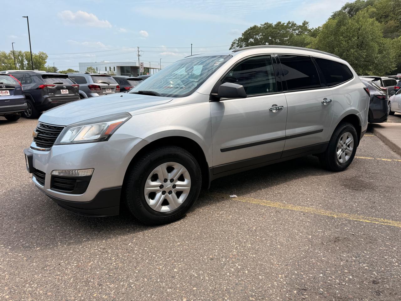 chevrolet traverse 2017 1GNKRFKD2HJ190091 image chevrolet traverse 2017 1GNKRFKD2HJ190091 image