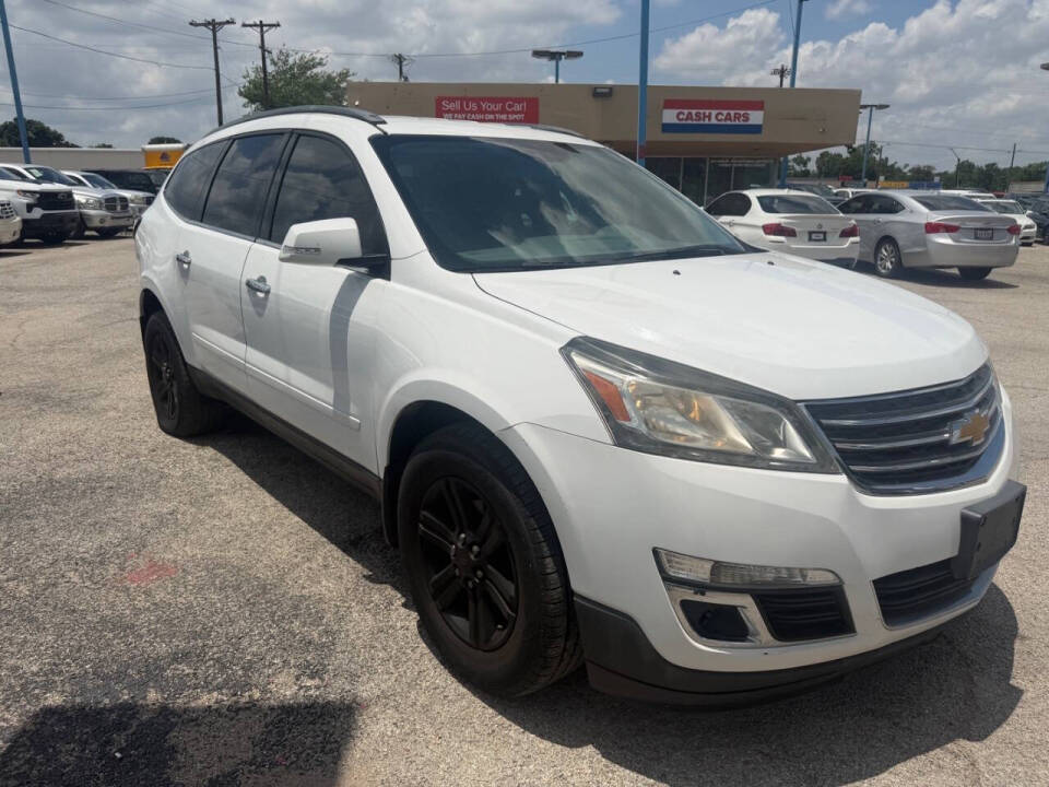 chevrolet traverse 2017 1GNKRGKD2HJ166072 image chevrolet traverse 2017 1GNKRGKD2HJ166072 image