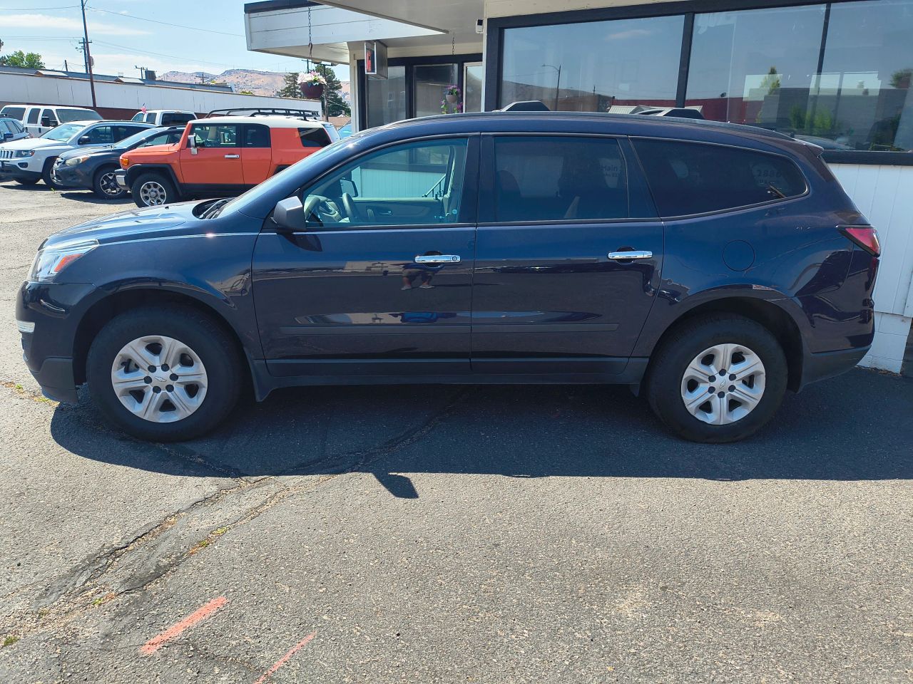 chevrolet traverse 2017 1GNKVFED0HJ226139 image chevrolet traverse 2017 1GNKVFED0HJ226139 image