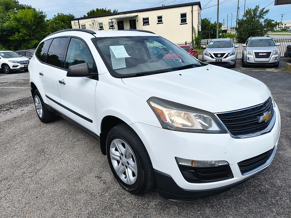 chevrolet traverse 2017 1GNKRFED4HJ241019 image chevrolet traverse 2017 1GNKRFED4HJ241019 image
