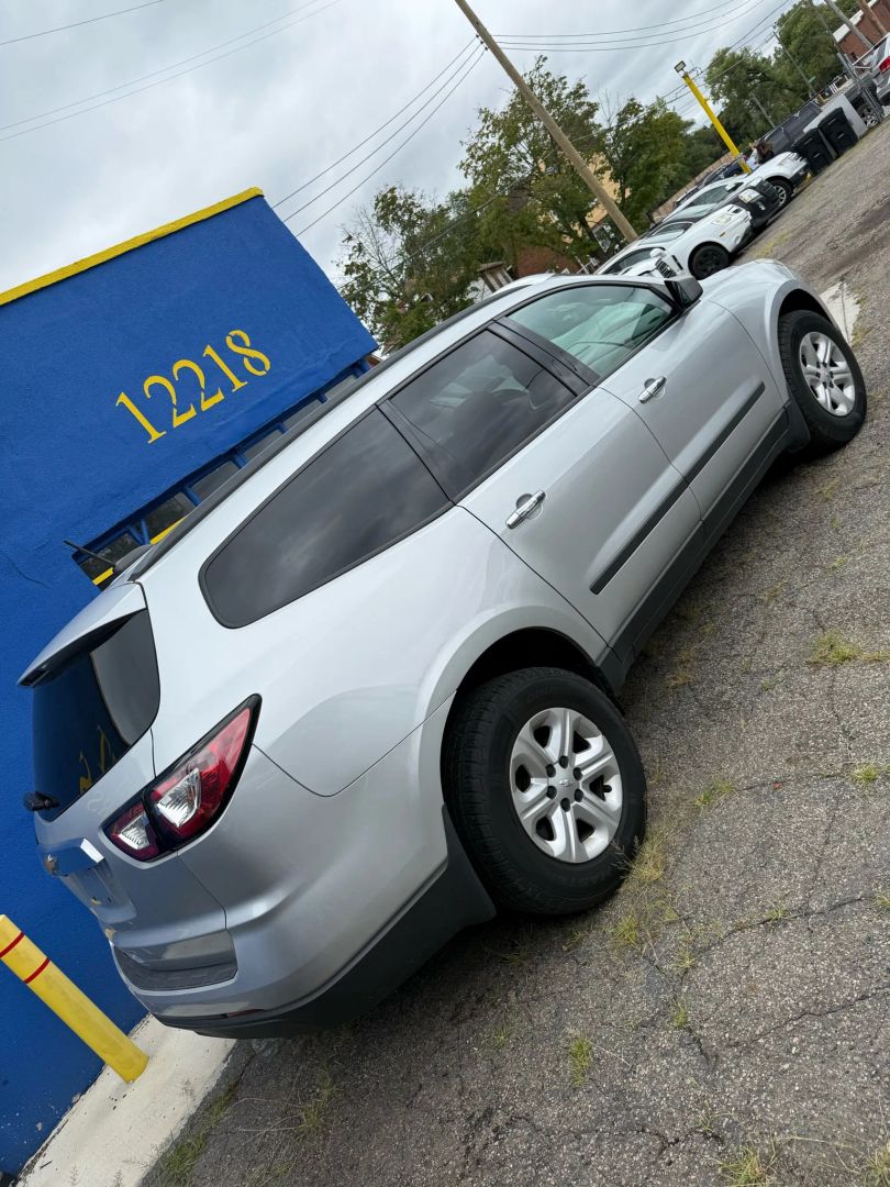 chevrolet traverse 2017 1GNKRFKD6HJ232830 image chevrolet traverse 2017 1GNKRFKD6HJ232830 image