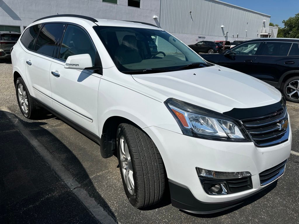 chevrolet traverse 2017 1GNKRJKDXHJ182713 image chevrolet traverse 2017 1GNKRJKDXHJ182713 image