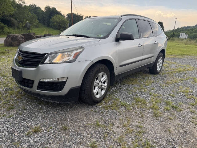 chevrolet traverse 2017 1GNKVFED5HJ158937 image chevrolet traverse 2017 1GNKVFED5HJ158937 image