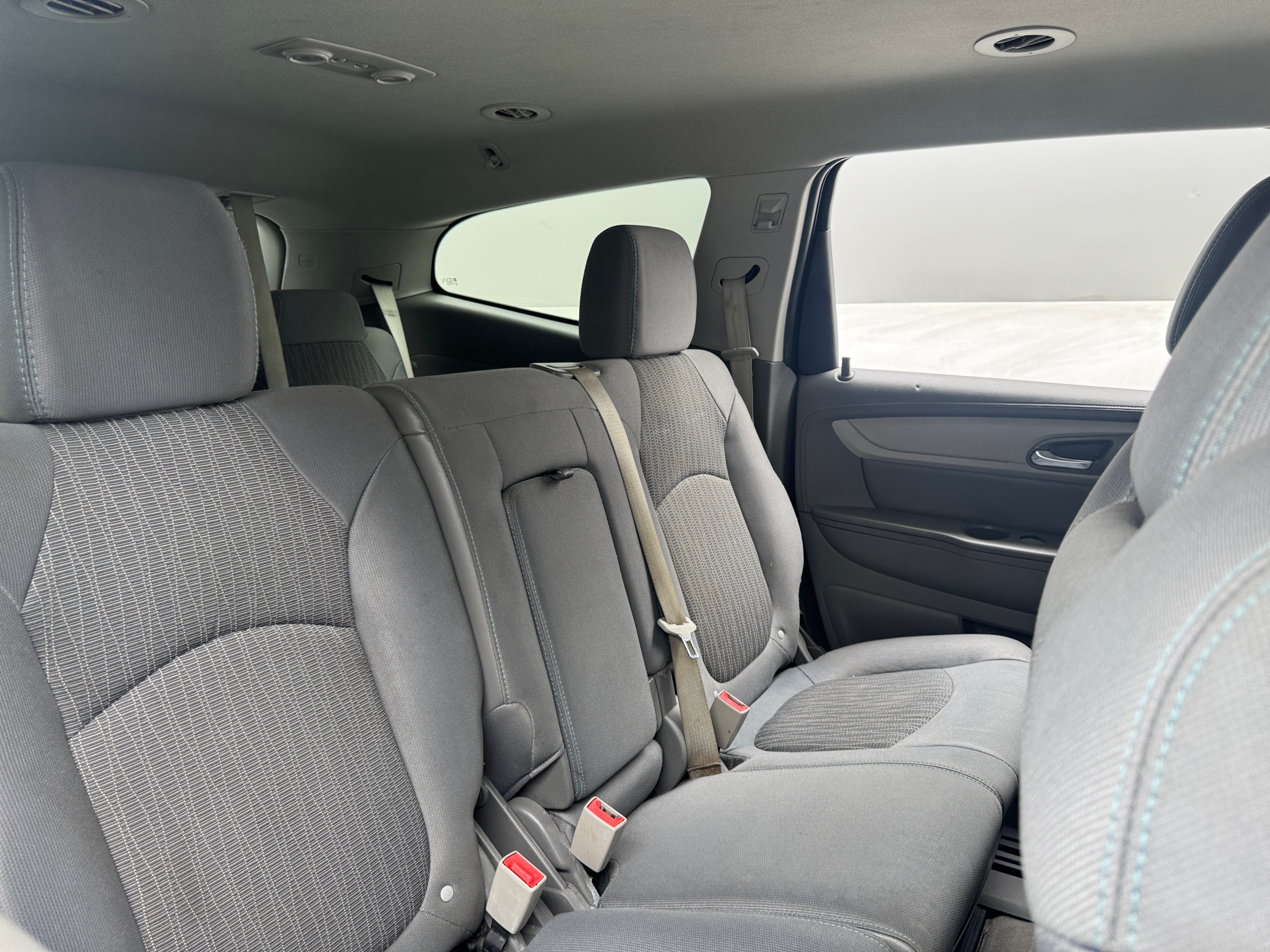 chevrolet traverse 2017 1GNKRFKD0HJ267699 image chevrolet traverse 2017 1GNKRFKD0HJ267699 image