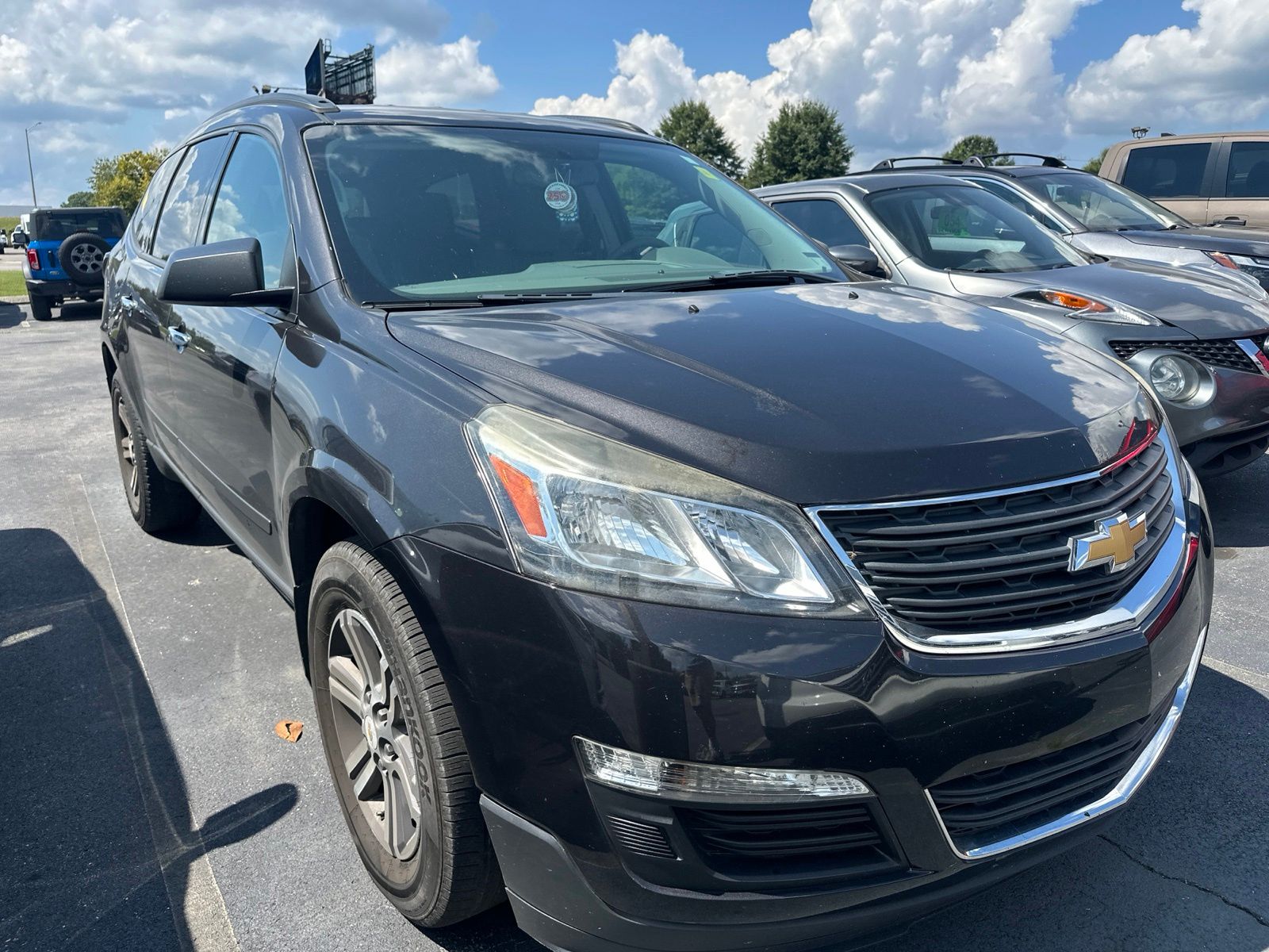 chevrolet traverse 2017 1GNKRFKD4HJ258049 image chevrolet traverse 2017 1GNKRFKD4HJ258049 image