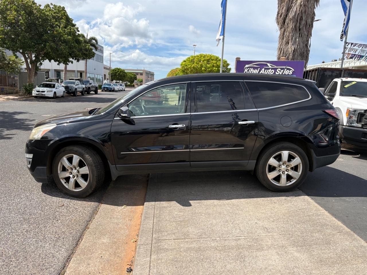 chevrolet traverse 2017 1GNKRJKD2HJ310345 image chevrolet traverse 2017 1GNKRJKD2HJ310345 image