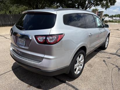 chevrolet traverse 2017 1GNKRGKD2HJ337189 image chevrolet traverse 2017 1GNKRGKD2HJ337189 image