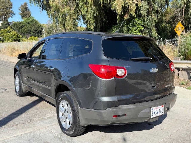 chevrolet traverse 2012 1GNKREED2CJ333877 image chevrolet traverse 2012 1GNKREED2CJ333877 image