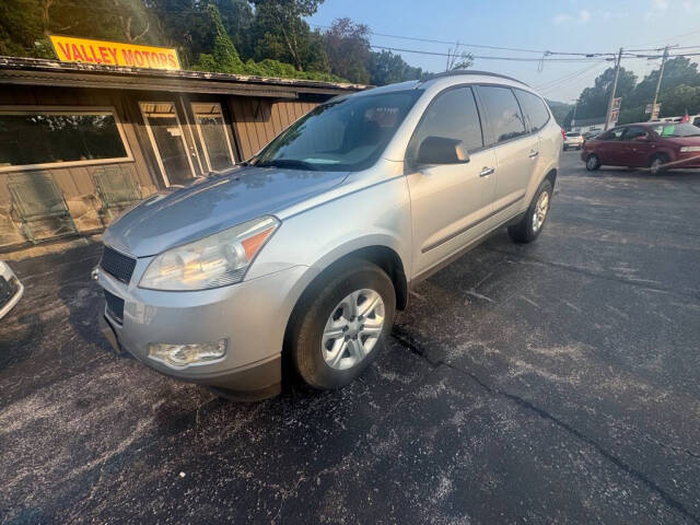 chevrolet traverse 2012 1GNKRFED7CJ175624 image chevrolet traverse 2012 1GNKRFED7CJ175624 image