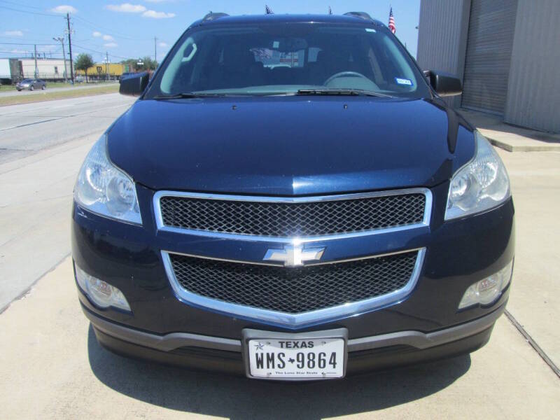 chevrolet traverse 2012 1GNKRFED4CJ175290 image chevrolet traverse 2012 1GNKRFED4CJ175290 image