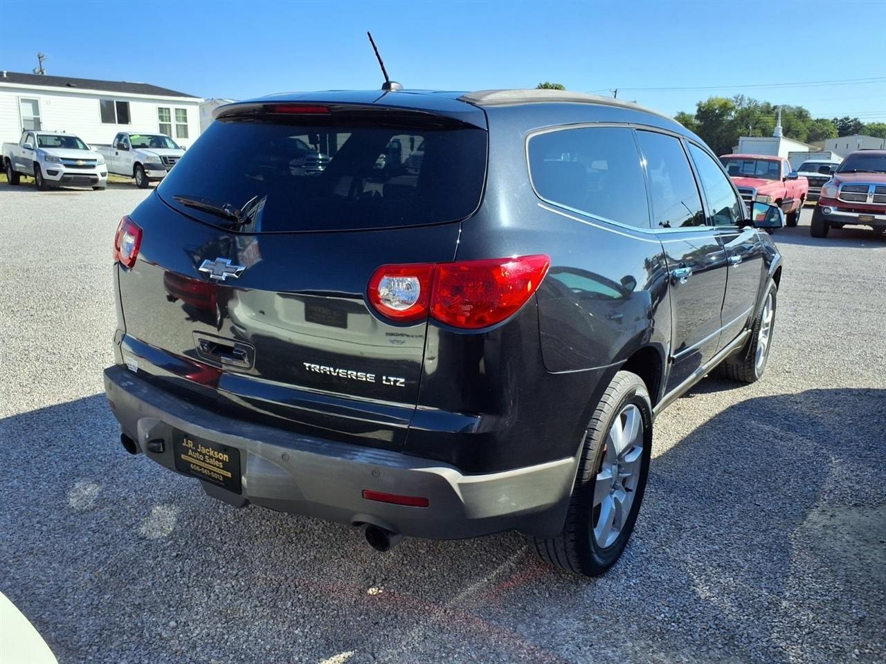 chevrolet traverse 2012 1GNKRLED2CJ416777 image chevrolet traverse 2012 1GNKRLED2CJ416777 image