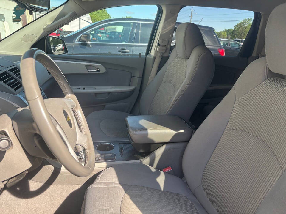chevrolet traverse 2012 1GNKRFED6CJ264391 image