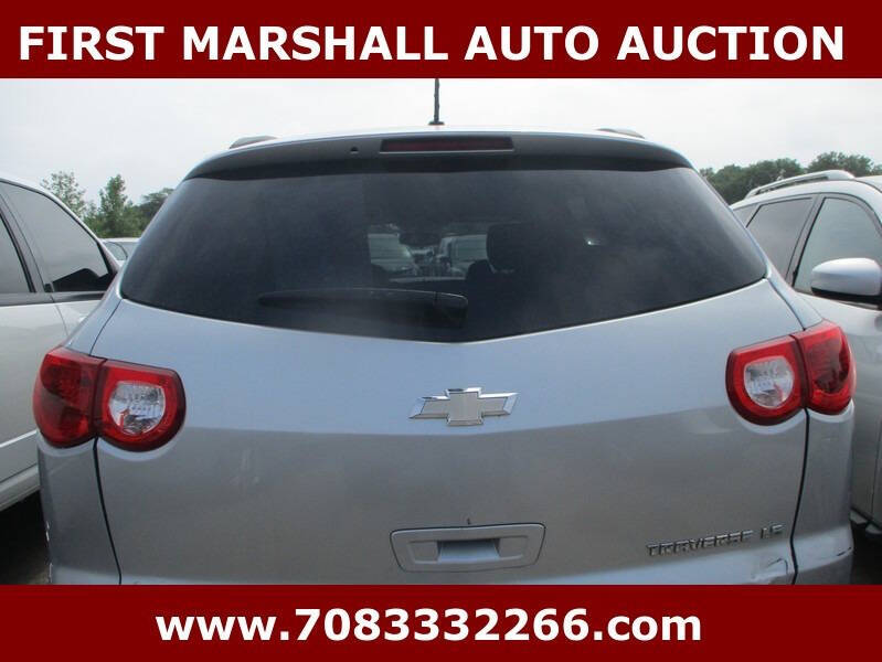 chevrolet traverse 2012 1GNKRFED5CJ194138 image chevrolet traverse 2012 1GNKRFED5CJ194138 image
