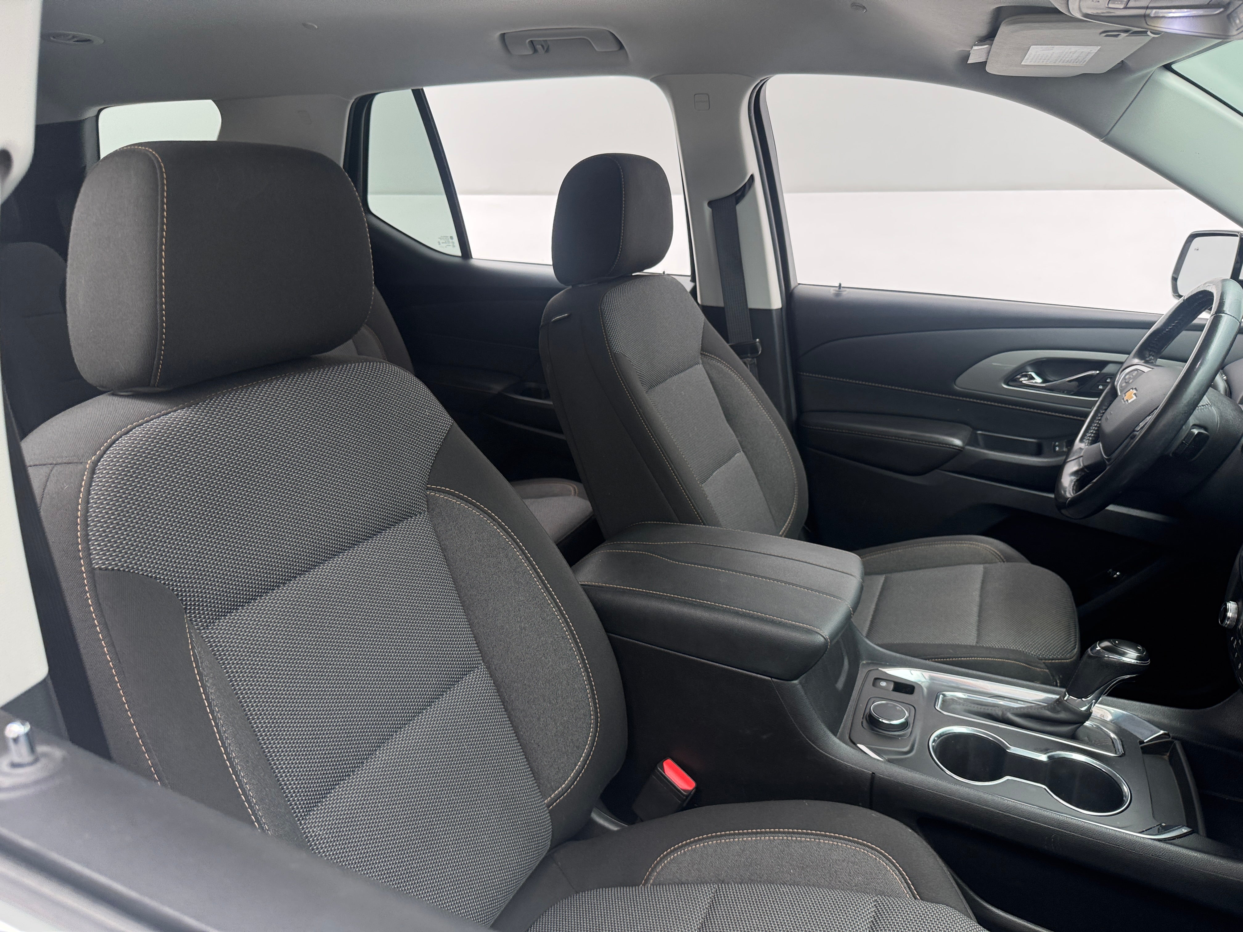chevrolet traverse 2020 1GNERGKW0LJ319233 image chevrolet traverse 2020 1GNERGKW0LJ319233 image