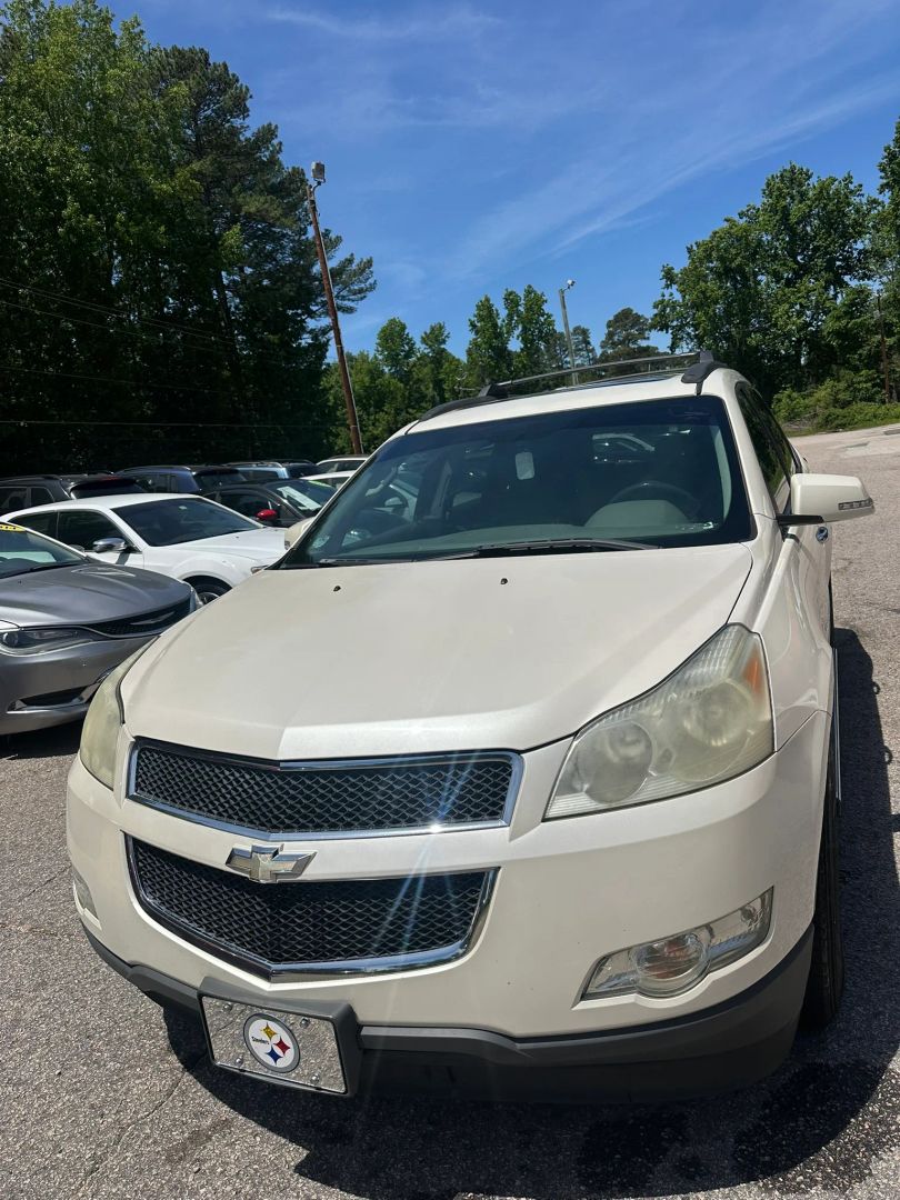 chevrolet traverse 2011 1GNKRJED5BJ198725 image chevrolet traverse 2011 1GNKRJED5BJ198725 image