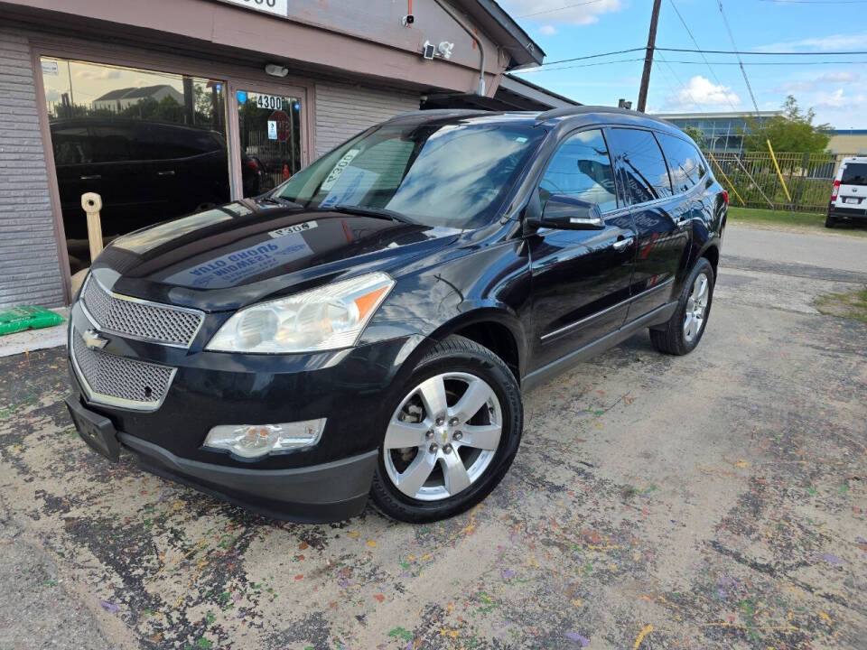 chevrolet traverse 2011 1GNKRLED8BJ198147 image chevrolet traverse 2011 1GNKRLED8BJ198147 image
