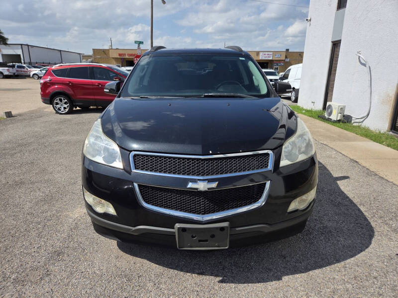 chevrolet traverse 2011 1GNKRGED0BJ303447 image chevrolet traverse 2011 1GNKRGED0BJ303447 image