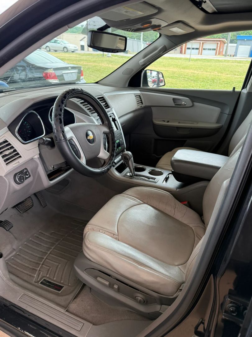 chevrolet traverse 2011 1GNKVJED8BJ106549 image chevrolet traverse 2011 1GNKVJED8BJ106549 image
