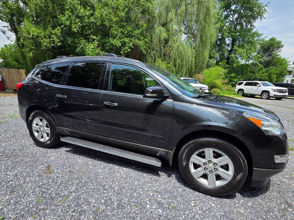 chevrolet traverse 2011 1GNKVGEDXBJ372562 image chevrolet traverse 2011 1GNKVGEDXBJ372562 image