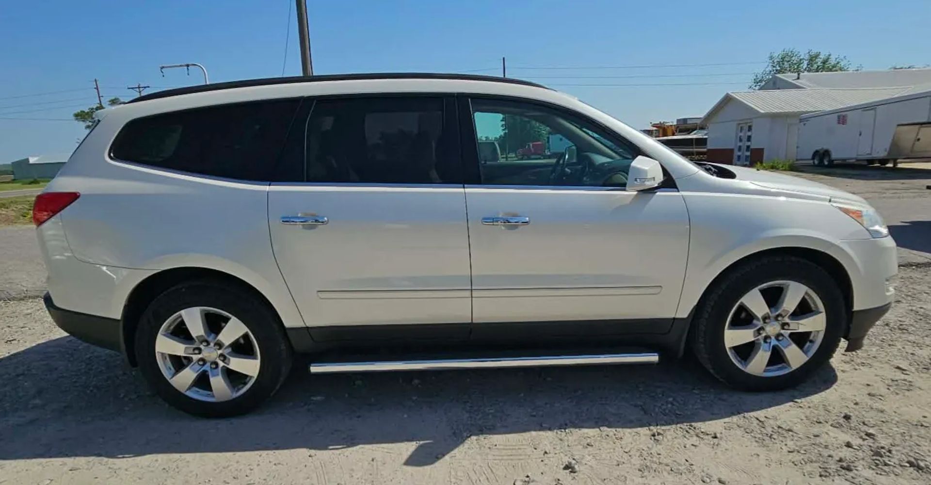 chevrolet traverse 2011 1GNKVLEDXBJ124112 image chevrolet traverse 2011 1GNKVLEDXBJ124112 image