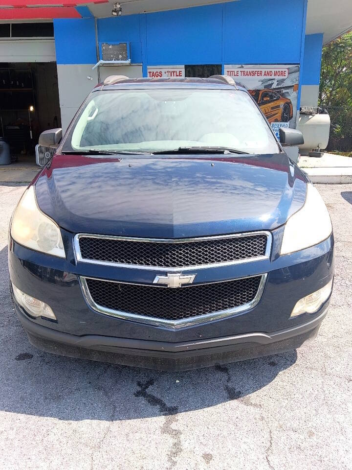 chevrolet traverse 2011 1GNKRFED6BJ389177 image chevrolet traverse 2011 1GNKRFED6BJ389177 image