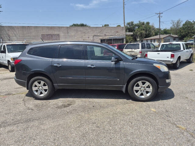 chevrolet traverse 2010 1GNLRFED0AS133680 image chevrolet traverse 2010 1GNLRFED0AS133680 image