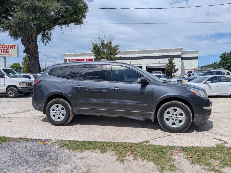 chevrolet traverse 2014 1GNKRFKD2EJ281695 image chevrolet traverse 2014 1GNKRFKD2EJ281695 image