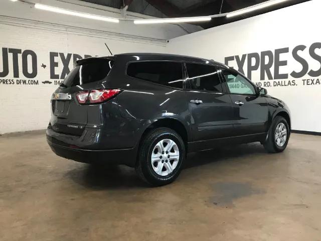 chevrolet traverse 2015 1GNKRFED3FJ279080 image chevrolet traverse 2015 1GNKRFED3FJ279080 image