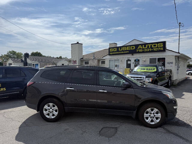 chevrolet traverse 2015 1GNKVFKD5FJ246274 image chevrolet traverse 2015 1GNKVFKD5FJ246274 image