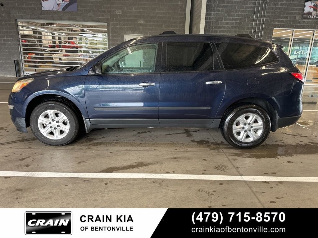 chevrolet traverse 2015 1GNKRFED8FJ360639 image chevrolet traverse 2015 1GNKRFED8FJ360639 image