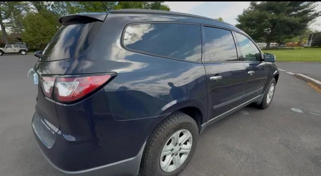 chevrolet traverse 2015 1GNKRFKD0FJ110803 image chevrolet traverse 2015 1GNKRFKD0FJ110803 image