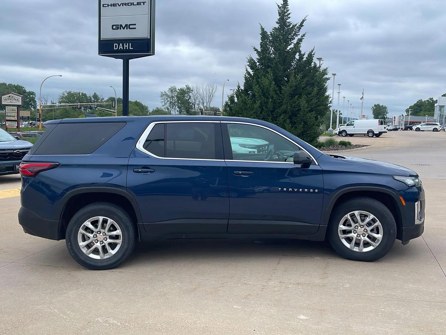 chevrolet traverse 2022 1GNEVFKW9NJ164688 image chevrolet traverse 2022 1GNEVFKW9NJ164688 image