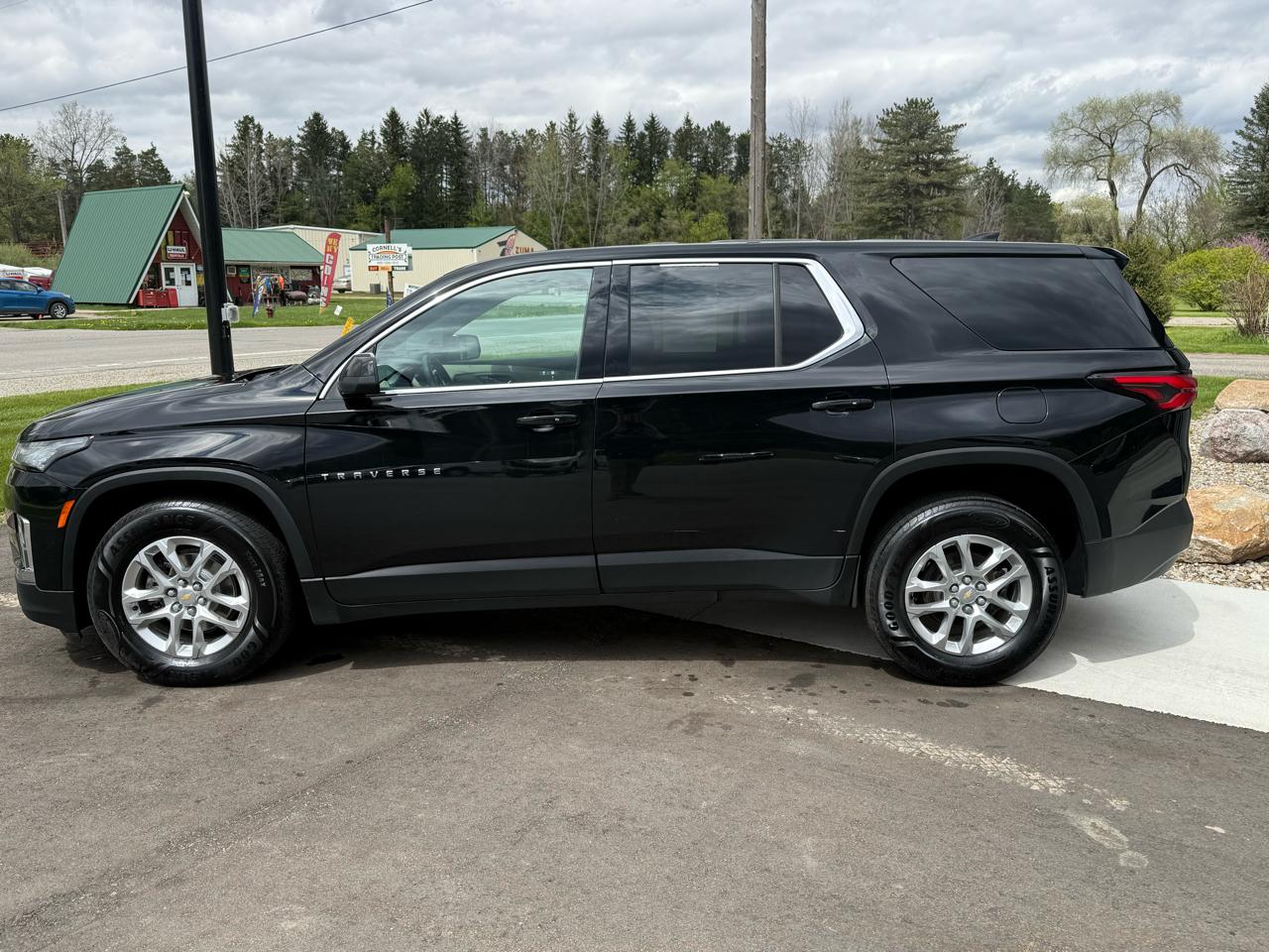chevrolet traverse 2022 1GNEVFKW2NJ133539 image chevrolet traverse 2022 1GNEVFKW2NJ133539 image
