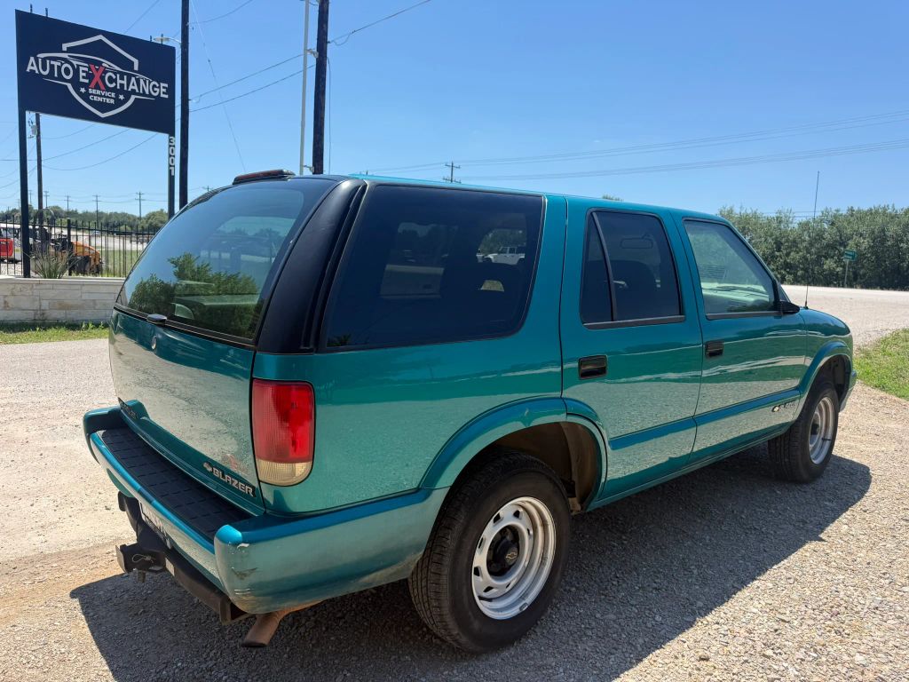 chevrolet blazer 1995 1GNCS13W9S2196869 image chevrolet blazer 1995 1GNCS13W9S2196869 image