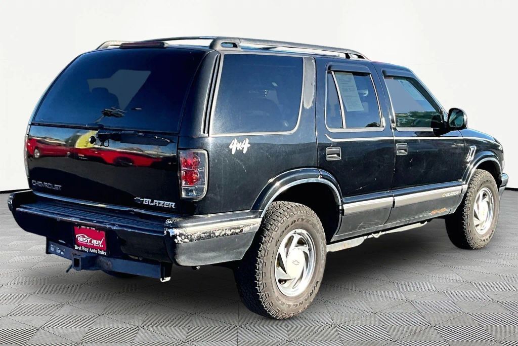 chevrolet blazer 1995 1GNDT13W7SK184642 image chevrolet blazer 1995 1GNDT13W7SK184642 image