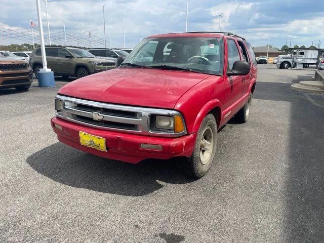 chevrolet blazer 1997 1GNCS13W4V2148197 image chevrolet blazer 1997 1GNCS13W4V2148197 image
