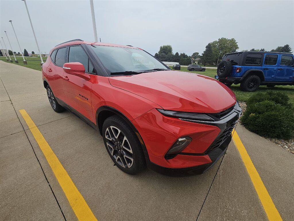 chevrolet blazer 2024 3GNKBKRS7RS153135 image