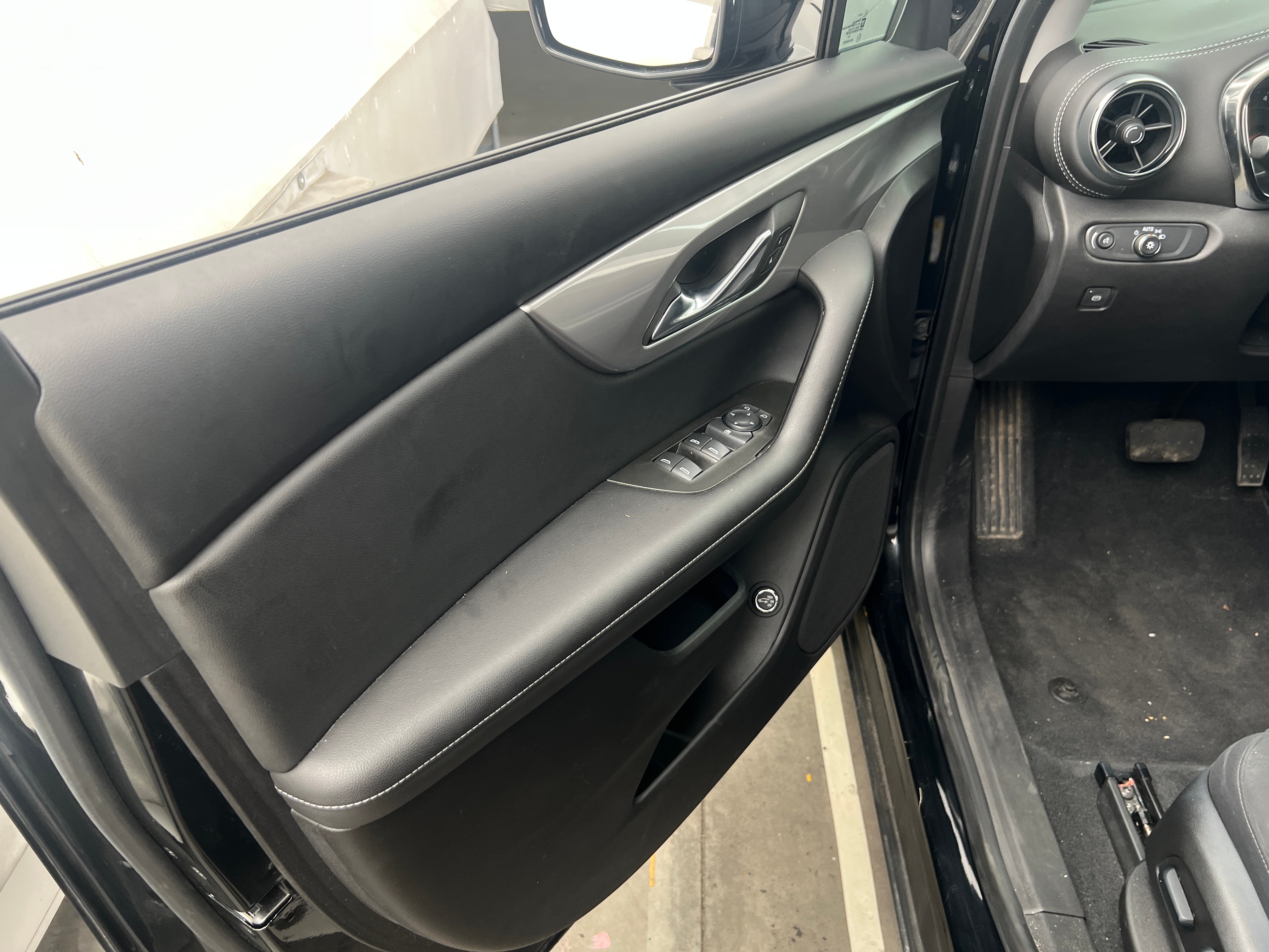 chevrolet blazer 2024 3GNKBCR43RS184048 image chevrolet blazer 2024 3GNKBCR43RS184048 image