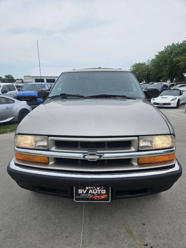 chevrolet blazer 2001 1GNDT13W812174765 image chevrolet blazer 2001 1GNDT13W812174765 image