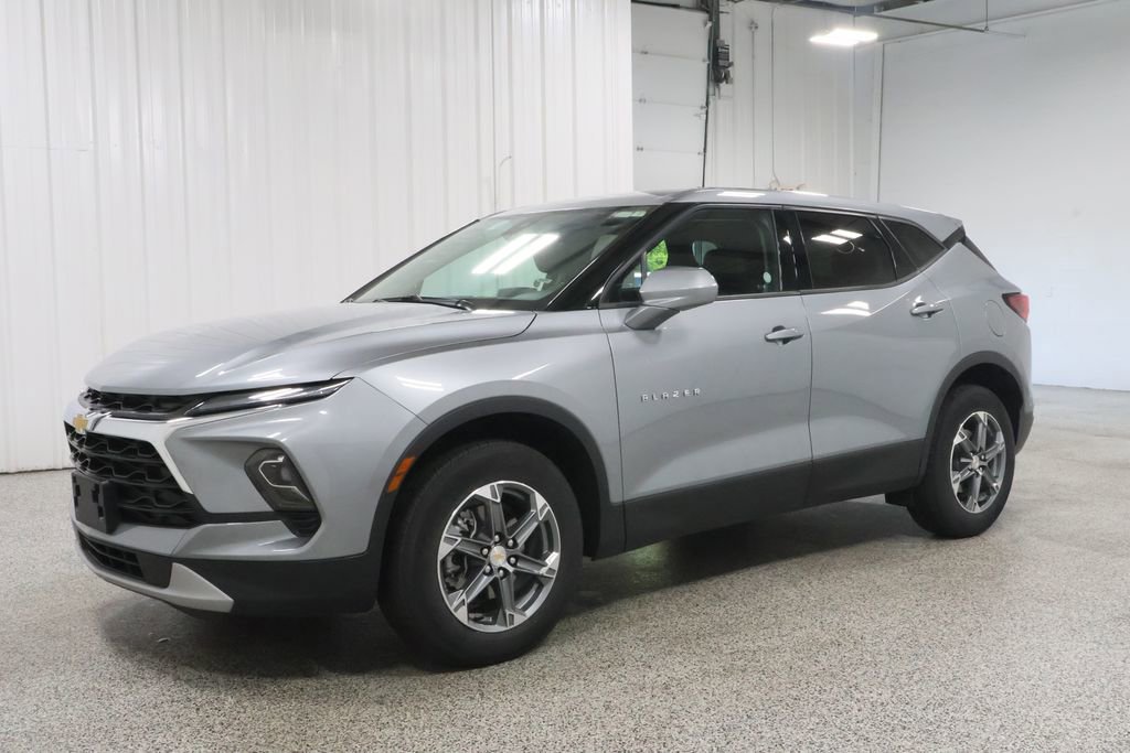 chevrolet blazer 2025 3GNKBCR47SS196189 image chevrolet blazer 2025 3GNKBCR47SS196189 image